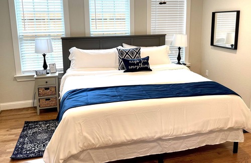 MacGregor Casa | Modern Home located near Texas Medical Center
