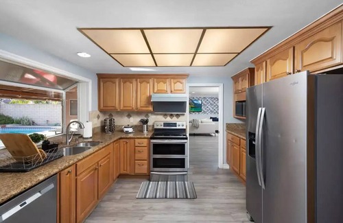 Hacienda Heights Casa | Modern Home Near Disney Perfect for family