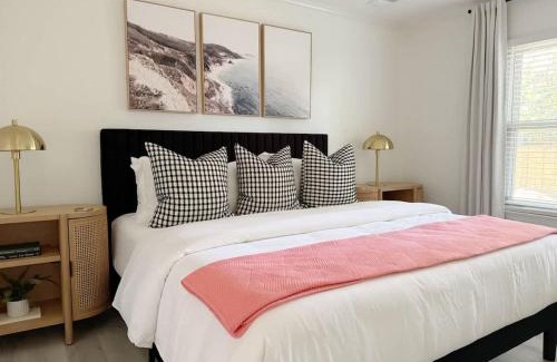 Savannah Casa | Modern Home Near Beach & City Dog Friendly