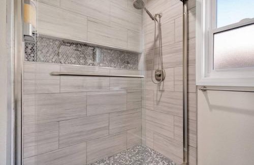 Claremont Casa | Modern home near colleges