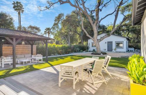 Claremont Casa | Modern home near colleges