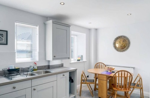 Turnchapel Casa | Modern Home on the Water, Plymouth