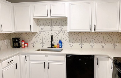 South Arlington Casa | Modern home, perfect for extended stay. Pets friendly