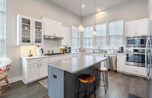Riverside Casa | Modern Home, Private Balcony, Near Rainey & Lady Bird Lake | Haus of Z