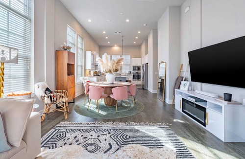 Riverside Casa | Modern Home, Private Balcony, Near Rainey & Lady Bird Lake | Haus of Z