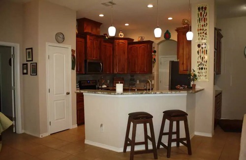 Bastrop Casa | Modern home - quiet neighborhood