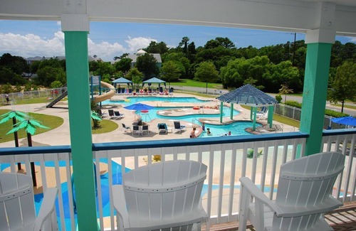 Bermuda Bay Casa | Modern home. Short stays. Amazing pool 🏊‍♀️ Centrally located to shopping & beach!
