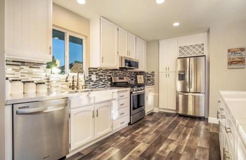 San Antonio Heights Casa | Modern Home SoCal Luxury Claremont/Upland 2BD/ 2BTH +Den, Oasis Backyard w/ BBQ