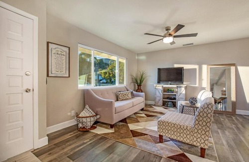 San Antonio Heights Casa | Modern Home SoCal Luxury Claremont/Upland 2BD/ 2BTH +Den, Oasis Backyard w/ BBQ