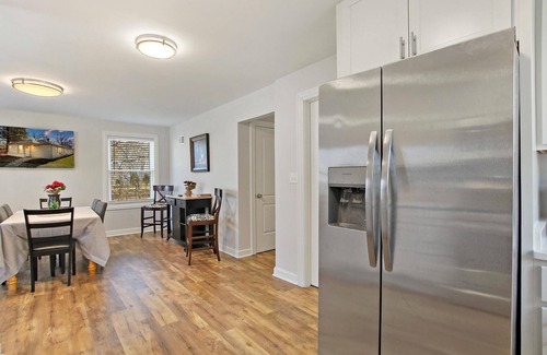 Libertyville Casa | Modern Home W/Fun Arcade Games for the Family