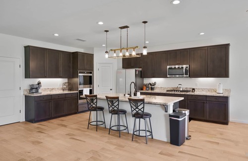 Hanford Casa | Modern Home w/Large Backyard, Office & EV Charger