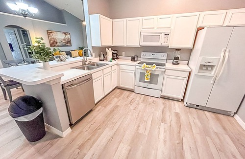 Eagle Pointe South Casa | Modern Home w/Pool close to Disney Florida theme parks