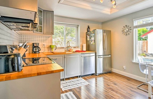 South Natomas Casa | Casa moderna con piscina y oficina - ¡Cerca de DT Sacramento!