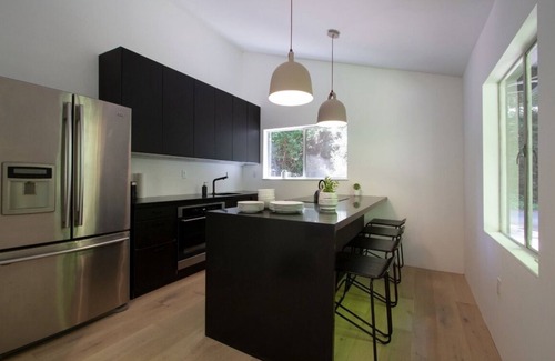 Occidental Casa | Modern home with a creek