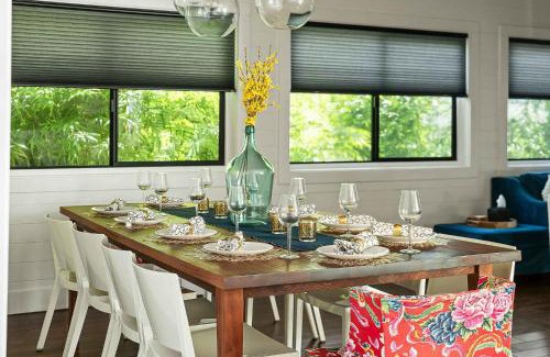 Chestnut Casa | Modern Home with Casita - Balcony & Mins to DT ATX