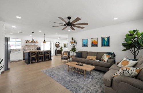 Tempe Casa | Modern Home with Pool Near ASU & Scottsdale