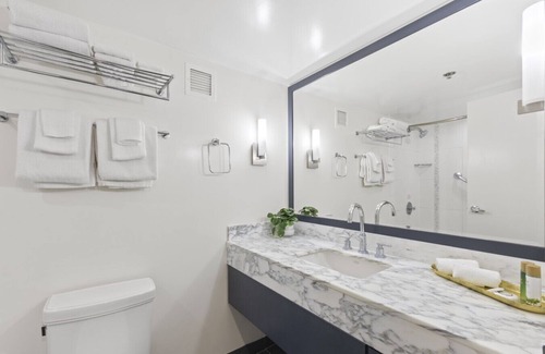 Ala Moana Apartamento | Modern Hotel | Near Ala Moana, Balcony, Pool, Gym
