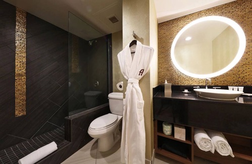 Los Angeles Hotel | Modern Hotel w/ Quirky Design, Rooftop Dining, and Stunning LA Skyline Views
