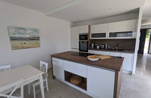 Saint-Palais-sur-Mer Villa | Modern house 150m from ocean beaches with heated pool and wifi