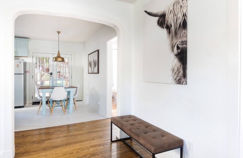 Eastwood Casa | Modern house—A perfect home away from home