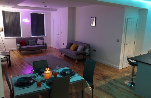 Birmingham City Centre Casa | Modern House in Central Birmingham