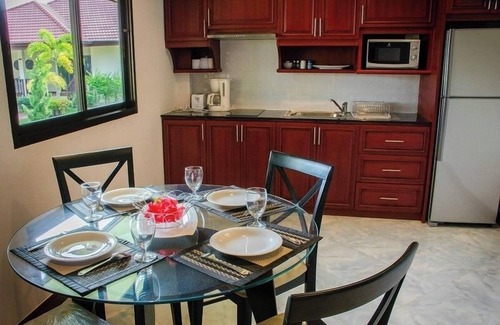 Rayong Cabina | Modern house with pool near beach and Ban Phe