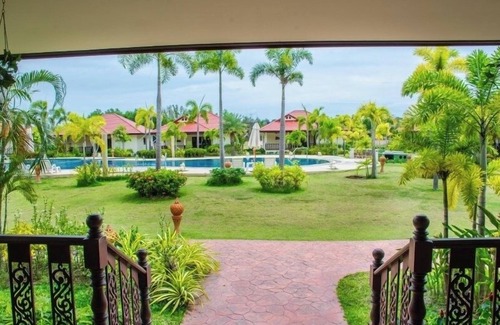 Rayong Cabina | Modern house with pool near beach and Ban Phe