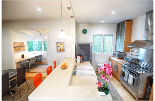 West Hollywood West Casa | Modern House with a pool