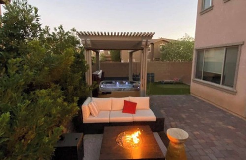 Enterprise Casa | Modern house with jacuzzi and Grill.