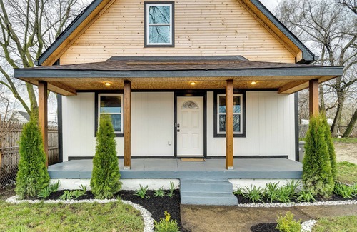 Indianapolis Cabaña | Modern Indianapolis Home < 2 Mi to Downtown!