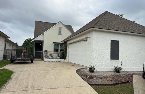 Shenandoah Casa | Modern Industrial 3-bedroom pet friendly work space near Women’s Hospital