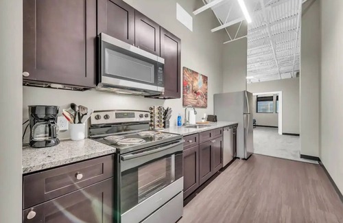 Waldron Apartamento | Modern Industrial Loft Near Airport High-SpeedWiFi
