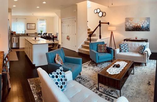 Phoenixville Casa | Modern Industrial, 12 min walk to Bridge St