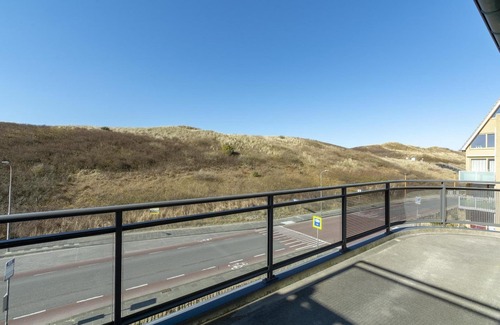 Callantsoog Apartamento | Modern Ingericht Vakantieappartement met Groot Balkon, Direct Tegenover de Strandopgang van Callantsoog Gelegen