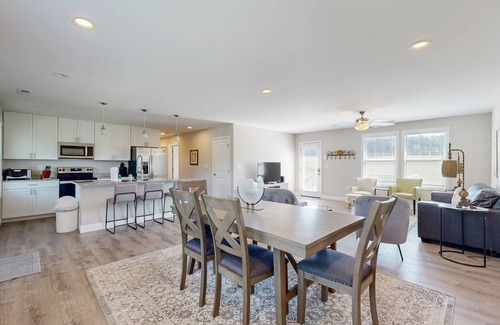 Alexander Casa | Modern interior with fenced yard and firepit - near town