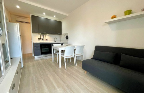 Porto Santa Margherita Apartamento | Luminoso apartamento con terraza - Beahost