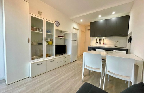 Porto Santa Margherita Apartamento | Luminoso apartamento con terraza - Beahost
