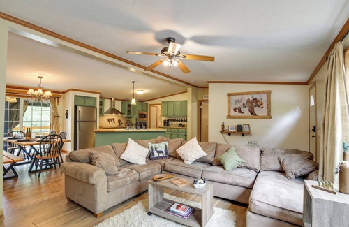 Keystone Casa | Modern Keystone Home: 4 Mi to Mount Rushmore!