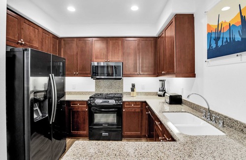 La Quinta Condominio | Modern King 2BR/2BA Legacy Villa near Main Pool