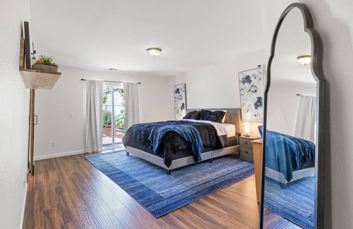 Tehachapi Casa | Modern | King, Queens | Spacious w/Stocked Kitchen