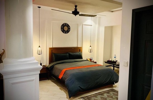 Lahore Hotel | Modern Lahore Retreat with Swimming Pool & Prime City Access.