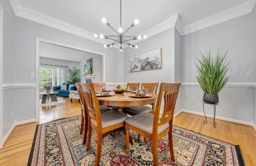 Huddleston Casa | Modern Lake Acess Retreat, Hot Tub, Pet Friendly!
