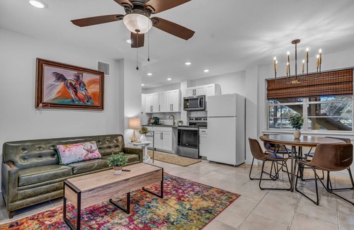 Somerville Casa | Modern Lake House 2 Units, Pool, Lake 3Min, Pets