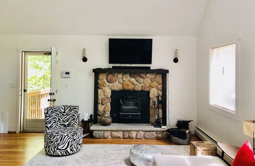 Milford Casa | Modern Lake House Retreat