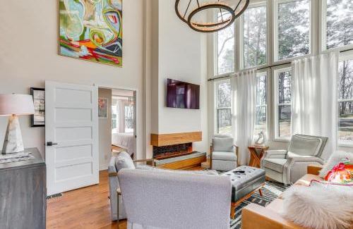 Counce Casa | Modern Lake House Retreat with Deck on Pickwick Lake