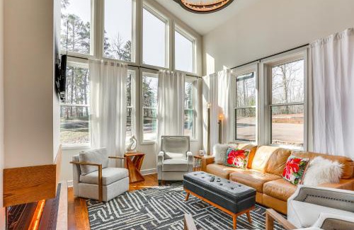 Counce Casa | Modern Lake House Retreat with Deck on Pickwick Lake