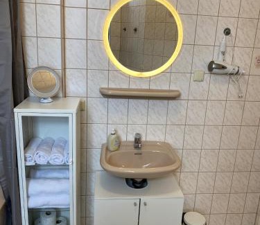 Loebtau Apartamento | Modern, large 1-R apartment in a central location