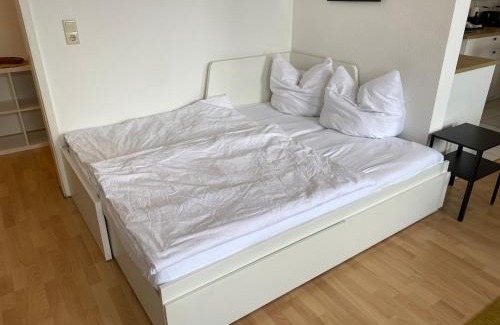 Loebtau Apartamento | Modern, large 1-R apartment in a central location