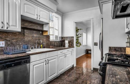 Melrose Apartamento | Modern Large 2 level 2-Bedroom 2-Bathroom By West Hollywood