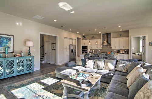 Lewes Casa | Modern Lewes Home w/ Deck, Grill + Pond View!